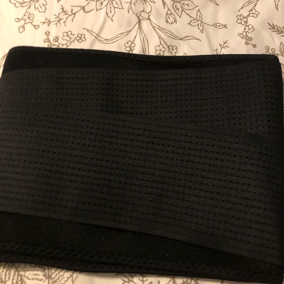 Sweet sweat pro series waist trimmer belt with adjustable straps - Picture 6 of 8